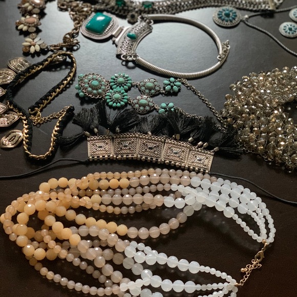 Mixed jewelry bundle - Picture 1 of 9